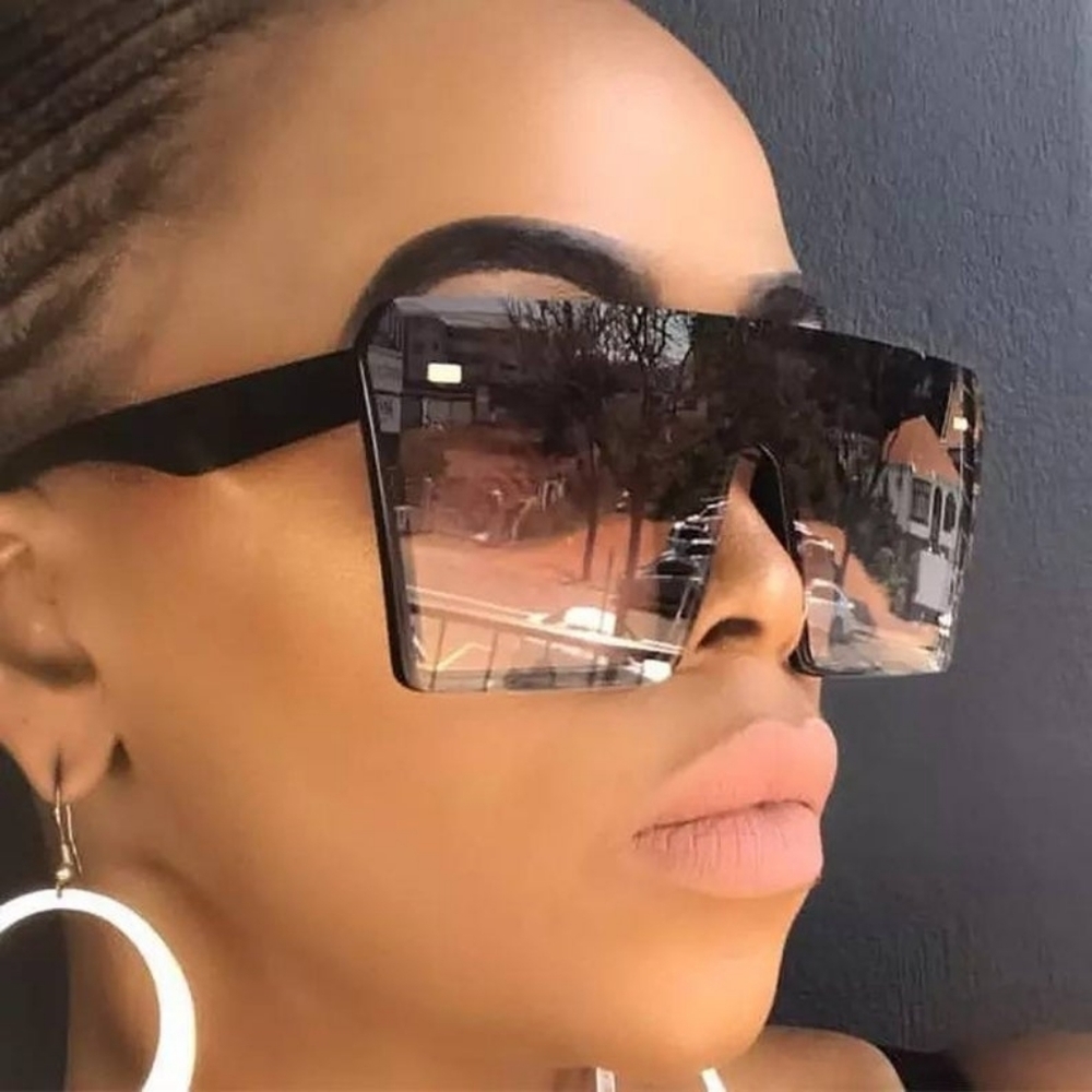Oversized women's sunglasses